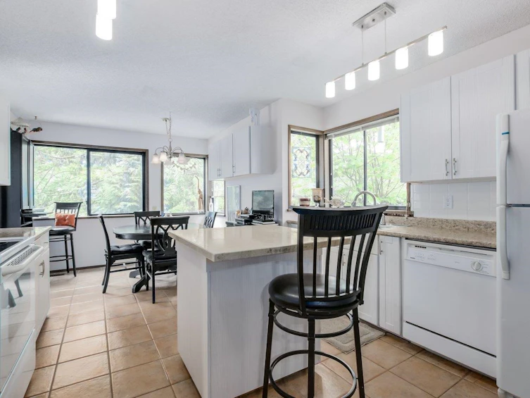 6490 Wellington Place, West Vancouver, BC, V7W 2J1 - 8