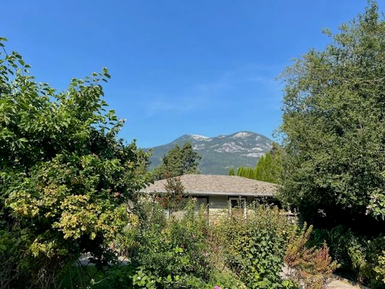 37963 Fourth Avenue, Squamish, BC, V8B 0B7 - 2