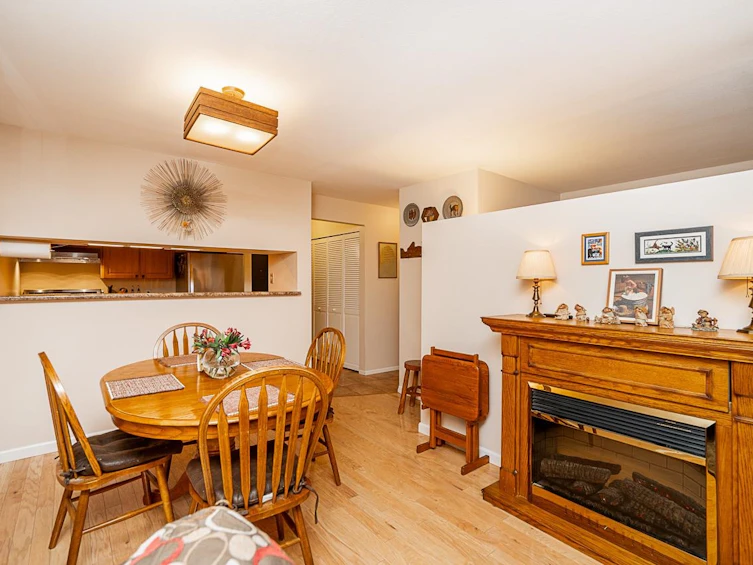 103-1540 Mariner Walk, Vancouver, BC, V6J 4X9 - 8