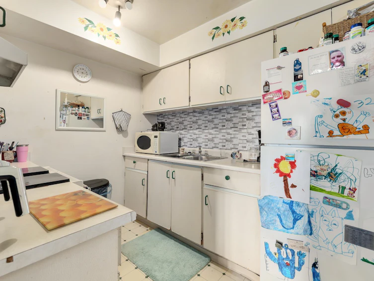 10582 Holly Park Lane, Surrey, BC, V3R 6X9 - 16