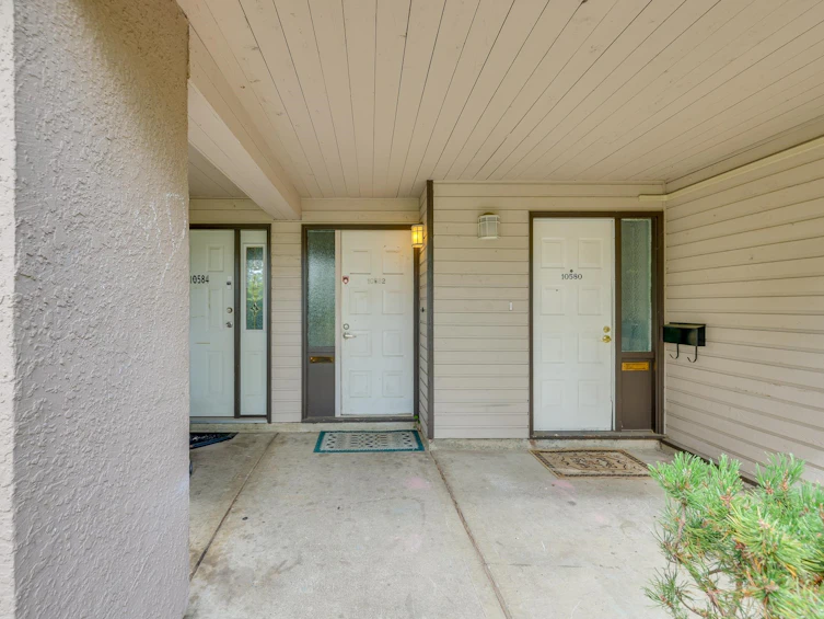 10582 Holly Park Lane, Surrey, BC, V3R 6X9 - 25