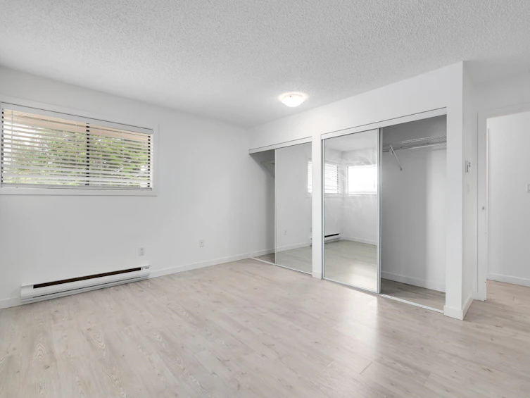 10634 Holly Park Lane, Surrey, BC, V3R 6X9 - 11