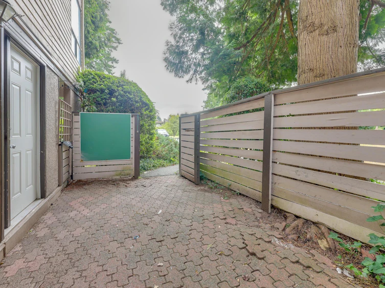 10634 Holly Park Lane, Surrey, BC, V3R 6X9 - 25