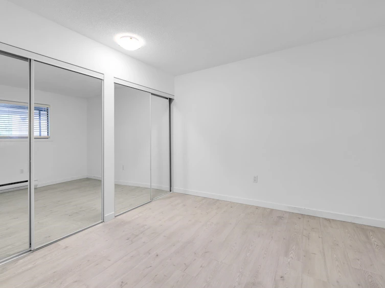10634 Holly Park Lane, Surrey, BC, V3R 6X9 - 3