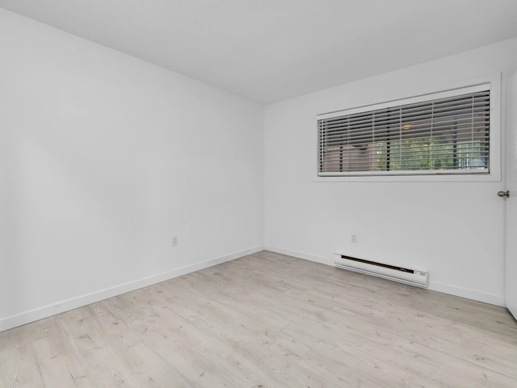 10634 Holly Park Lane, Surrey, BC, V3R 6X9 - 14