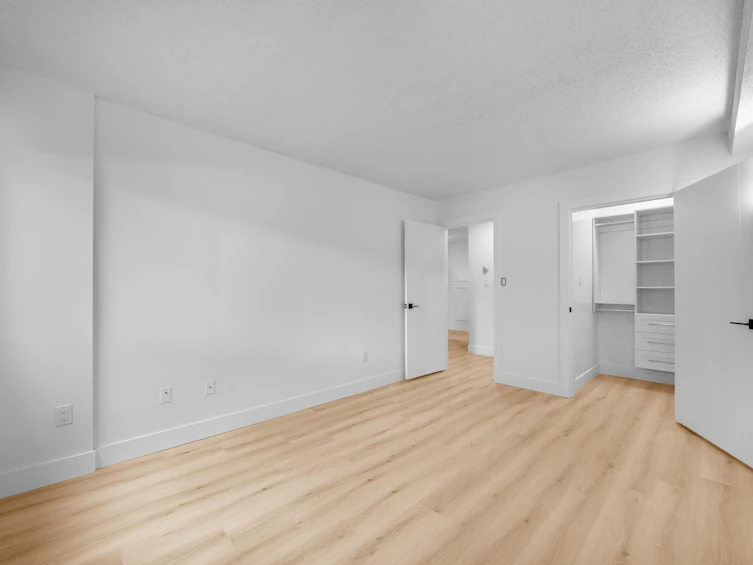 111-10698 151a Street, Surrey, BC, V3R 8T5 - 18