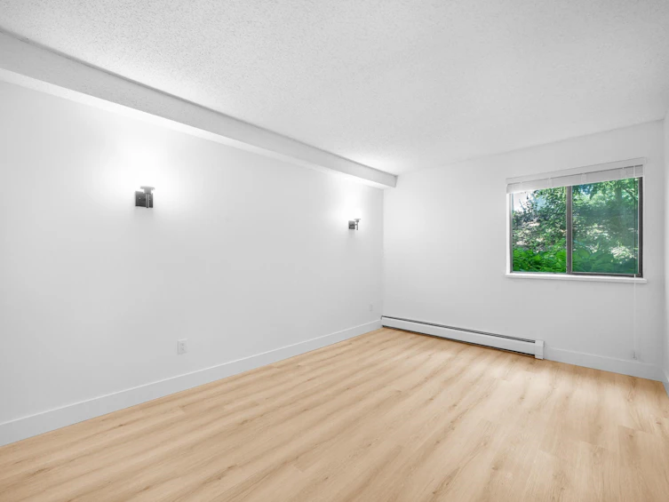 111-10698 151a Street, Surrey, BC, V3R 8T5 - 16