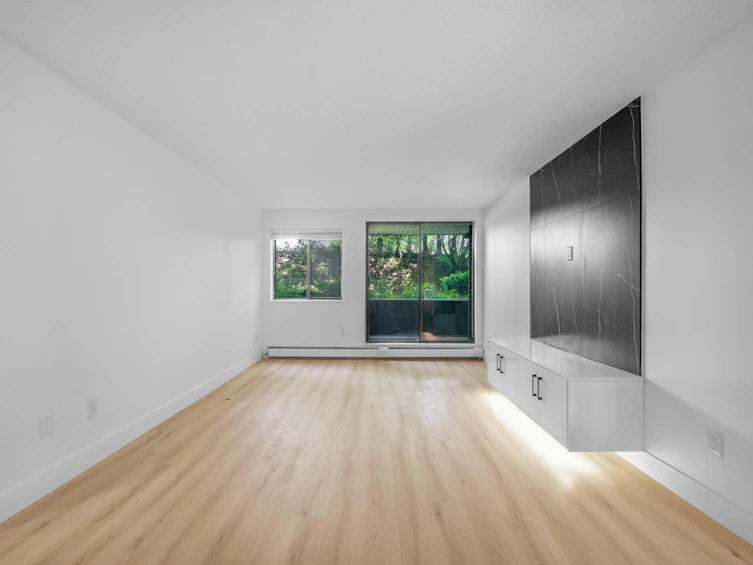 111-10698 151a Street, Surrey, BC, V3R 8T5 - 2