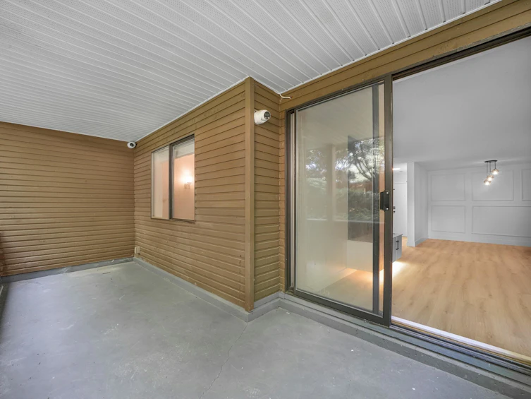 111-10698 151a Street, Surrey, BC, V3R 8T5 - 23