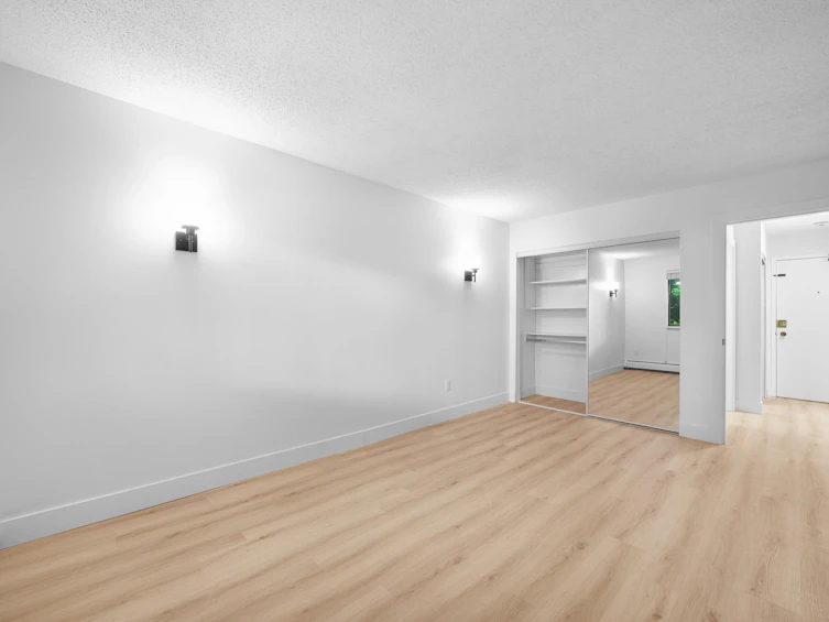 111-10698 151a Street, Surrey, BC, V3R 8T5 - 14