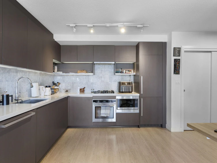 807-13696 100 Avenue, Surrey, BC, V3T 0L5 - 8