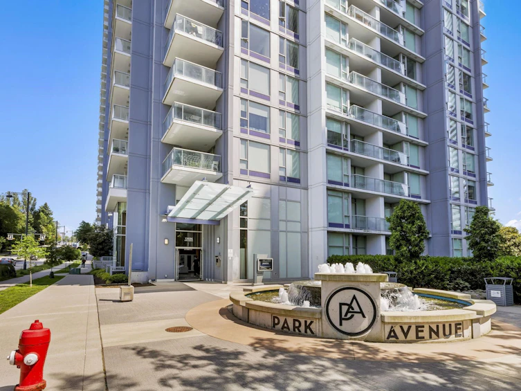 807-13696 100 Avenue, Surrey, BC, V3T 0L5 - 4