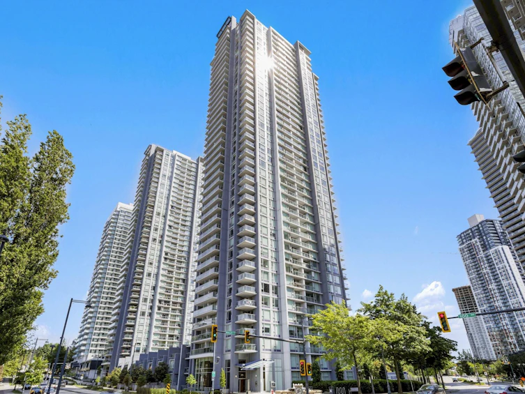 807-13696 100 Avenue, Surrey, BC, V3T 0L5