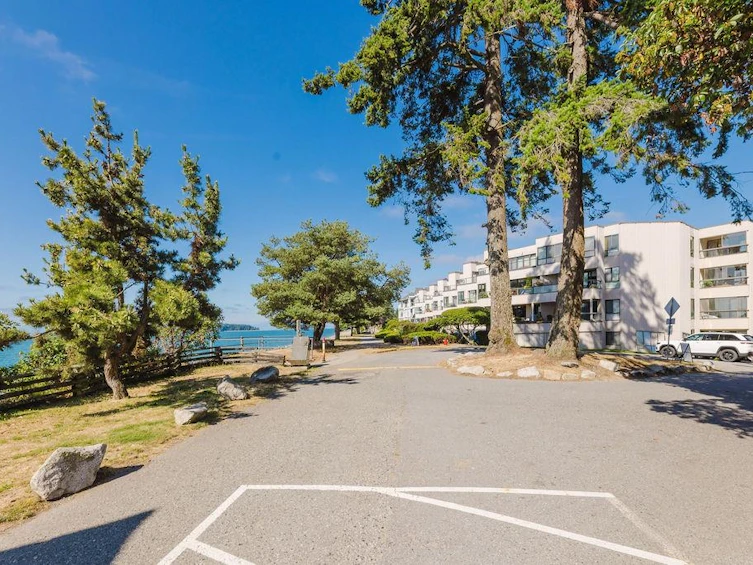 301-5477 Wharf Avenue, Sechelt, BC, V7Z 0H5 - 32
