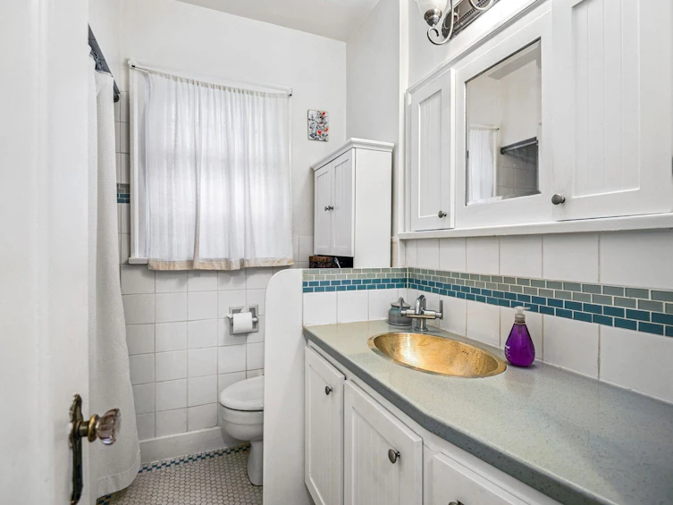 4533 W 8th Avenue, Vancouver, BC, V6R 2A4 - 15