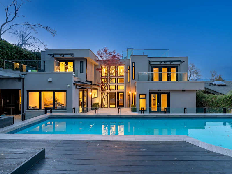 4524 W 1st Avenue, Vancouver BC V6R 1H8