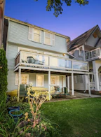 25 Lakeshore Drive