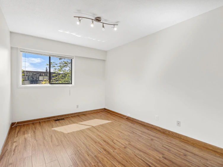 1142 Premier Street, North Vancouver, BC, V7J 2H3 - 20
