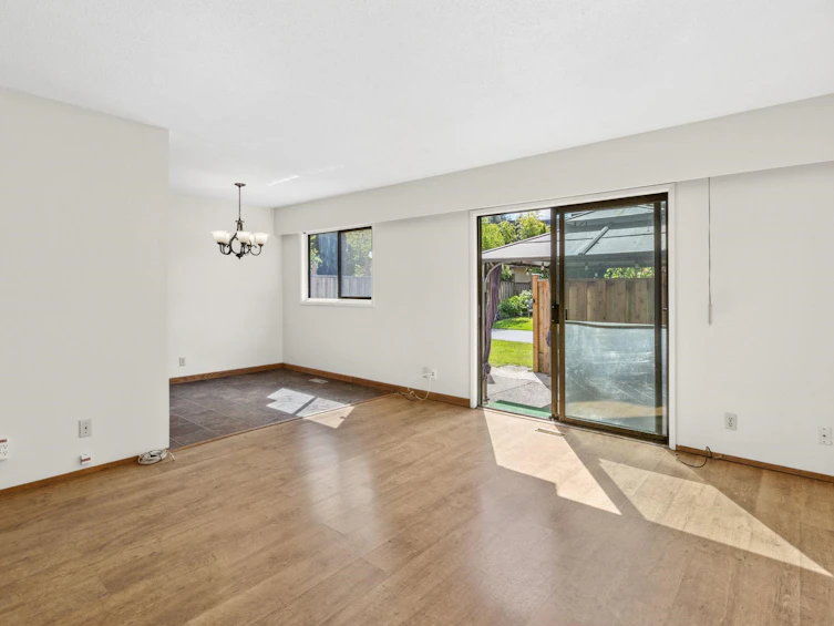1142 Premier Street, North Vancouver, BC, V7J 2H3 - 2