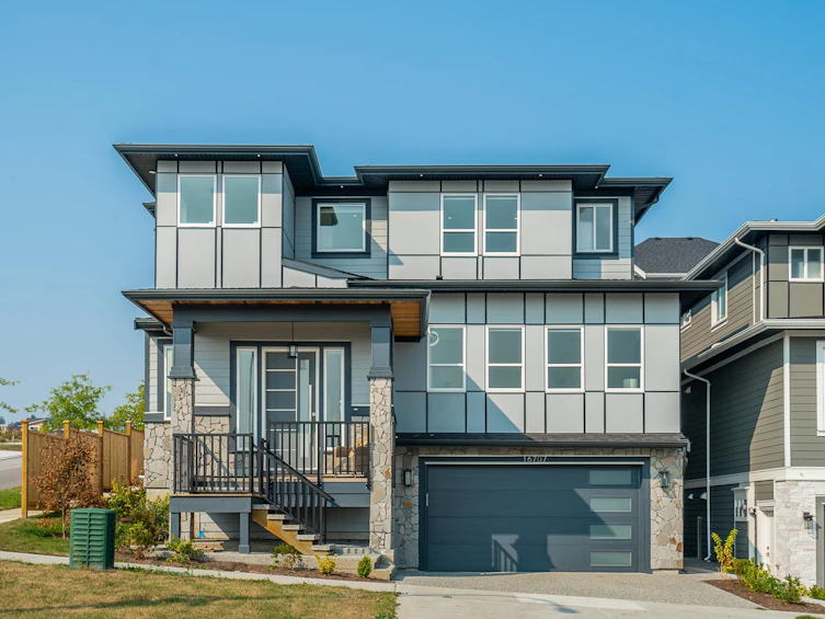 16707 16a Avenue, Surrey, BC, V3Z 0B4