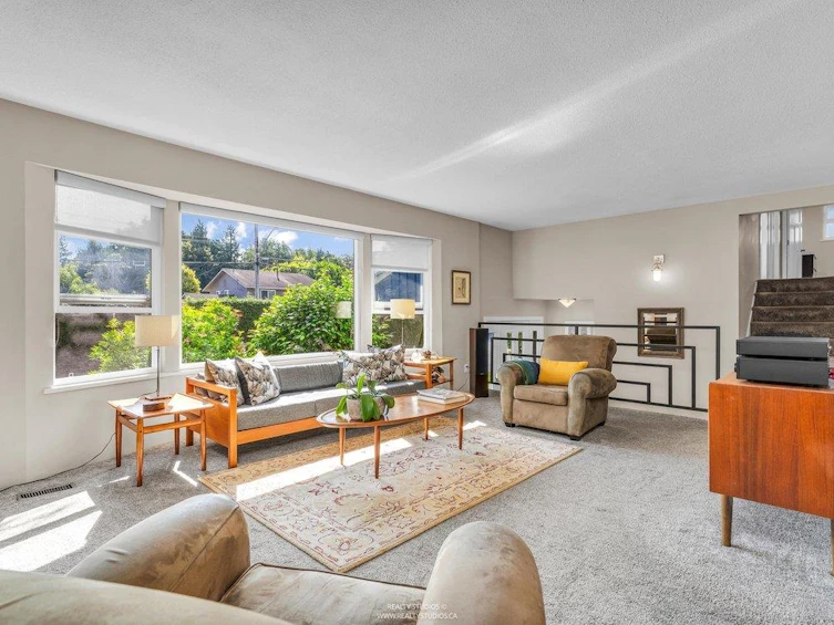 999 53a Street, Delta, BC, V4M 3E2 - 8
