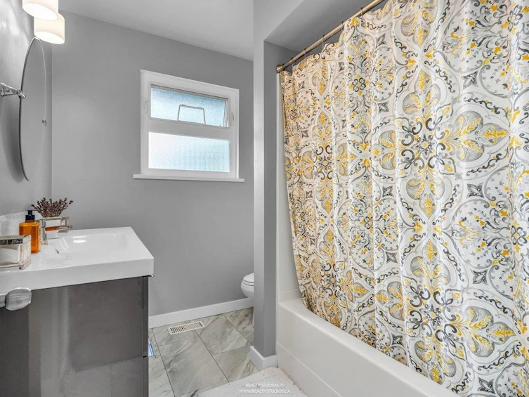 999 53a Street, Delta, BC, V4M 3E2 - 24