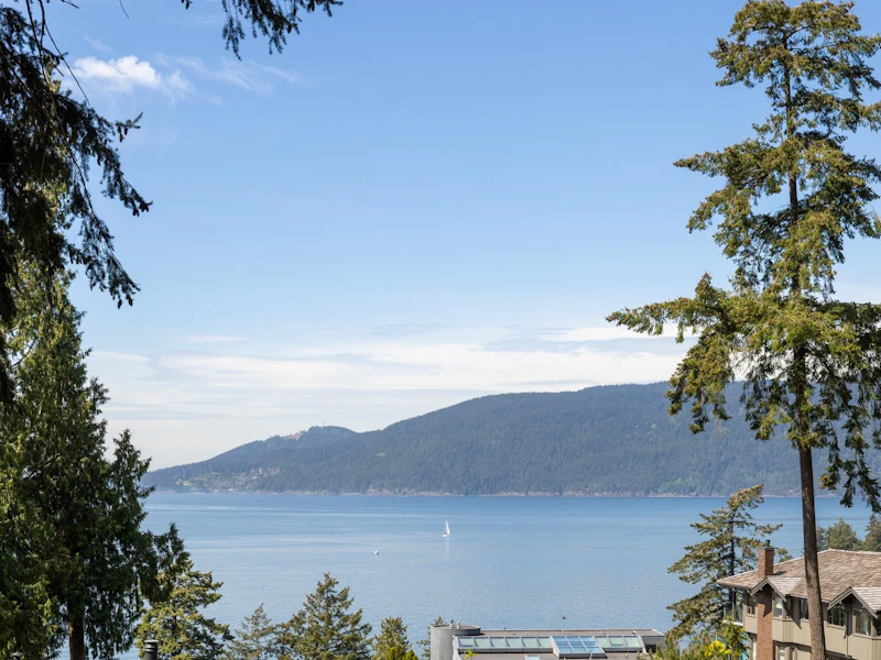 5502 Parthenon Place, West Vancouver BC V7W 2V7