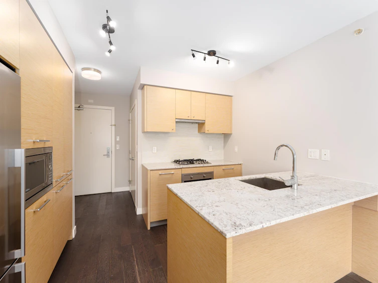605-6180 Cooney Road, Richmond, BC, V6Y 0H2 - 4