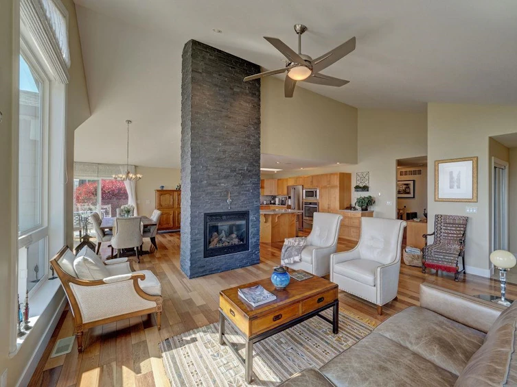 6327 Baillie Road, Sechelt, BC, V7Z 0N7 - 6