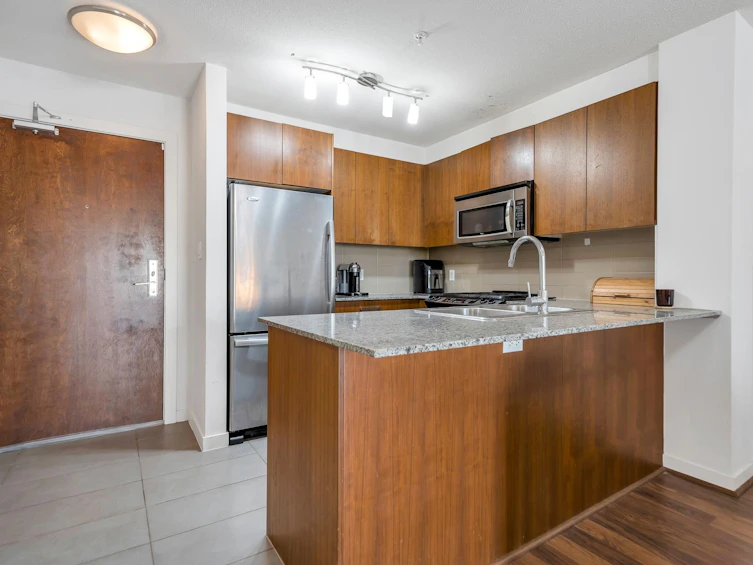 302-5885 Irmin Street, Burnaby, BC, V5J 0C2 - 10