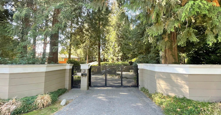 2838 Sw Marine Drive, Vancouver, BC, B6N 3X9 - 2