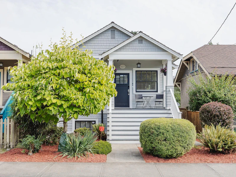 820 Edinburgh Street, New Westminster BC V3M 2V3