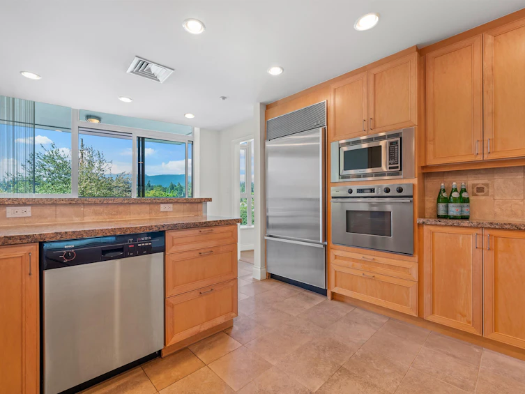 202-1777 Bayshore Drive, Vancouver, BC, V6G 3H2 - 9