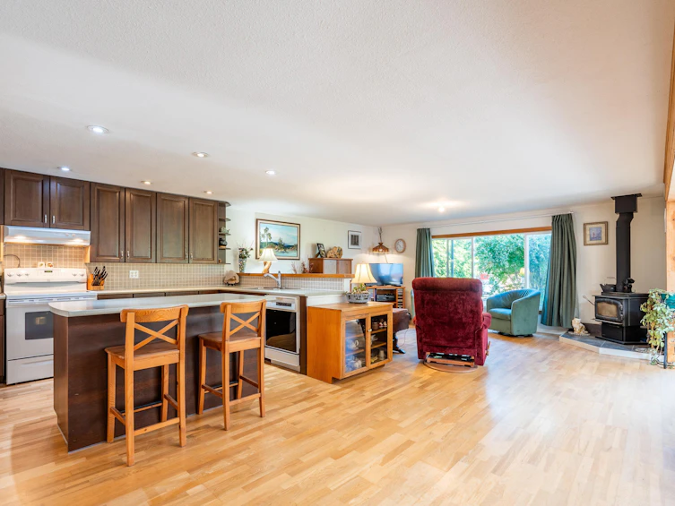 5459 Derby Road, Sechelt, BC, V7Z 0M1 - 3
