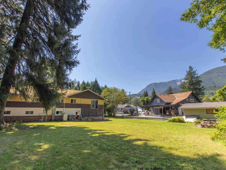 1397 Judd Road, Squamish, BC, V0N 1H0 - 3