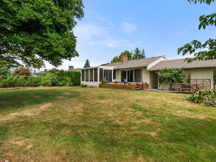 9709 Valemont Street, Chilliwack, BC, V2P 5X1 - 30