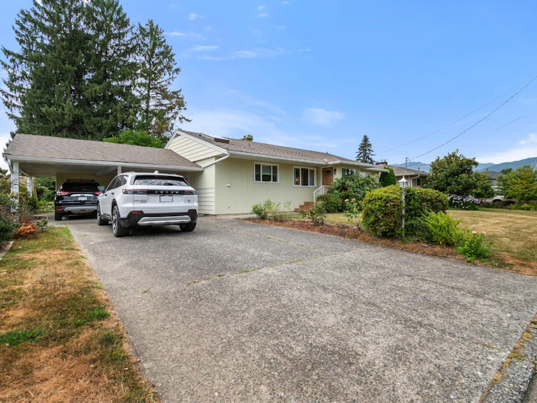 9709 Valemont Street, Chilliwack, BC, V2P 5X1 - 4