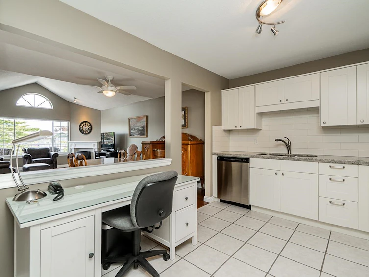 303-5375 205 Street, Langley, BC, V3A 7V7 - 9