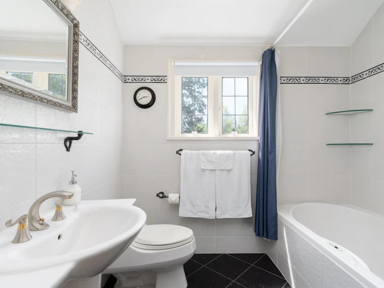6361 Granville Street, Vancouver, BC, V6M 3E5 - 7