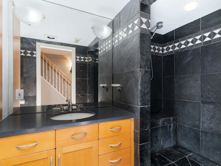 6361 Granville Street, Vancouver, BC, V6M 3E5 - 12