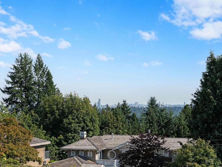 1775 Queens Avenue, West Vancouver, BC, V7V 2X6 - 10
