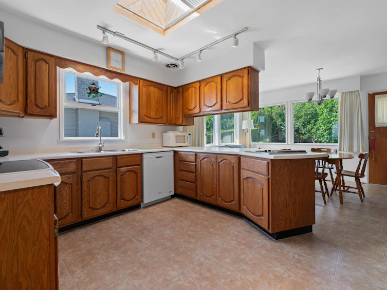 1775 Queens Avenue, West Vancouver, BC, V7V 2X6 - 13