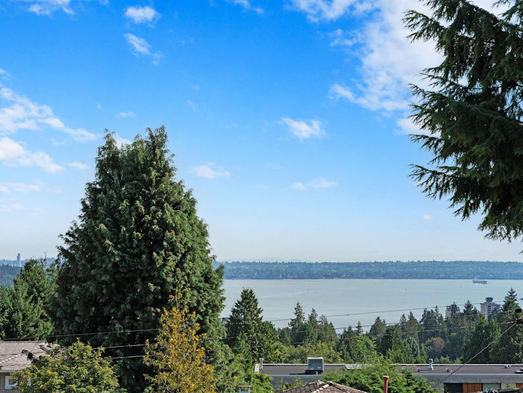 1775 Queens Avenue, West Vancouver, BC, V7V 2X6 - 9