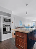 64 2212 Folkestone Way
