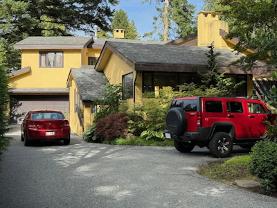 6000 Buckingham Avenue - 2