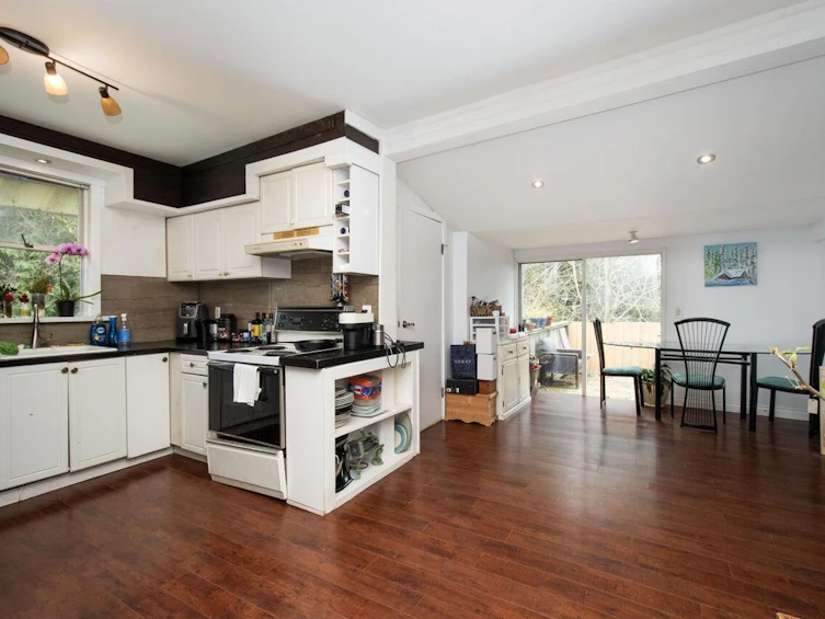 341 W 19th Street, North Vancouver, BC, V7M 1X7 - 8