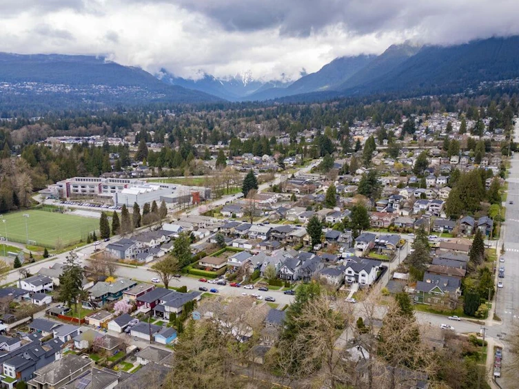 341 W 19th Street, North Vancouver, BC, V7M 1X7 - 5