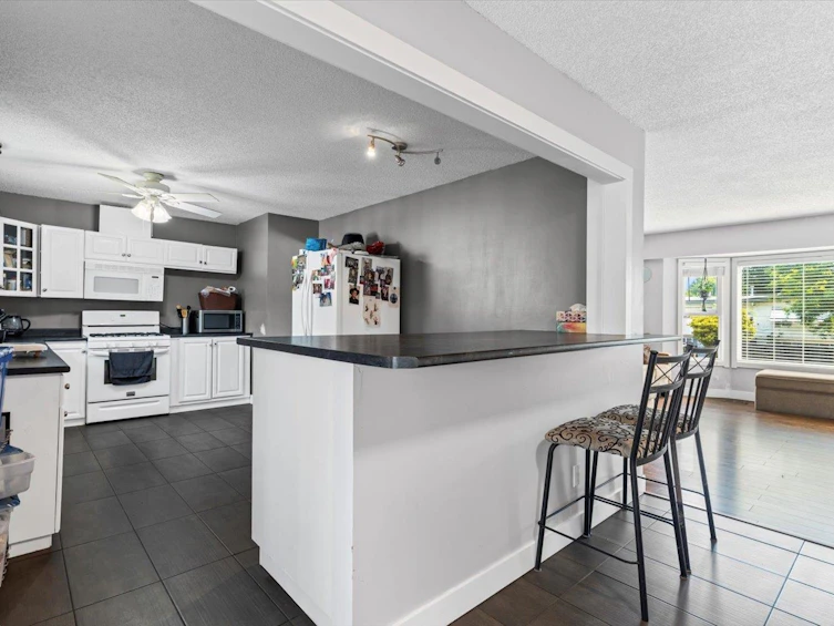 8645 Baker Drive, Chilliwack, BC, V2P 7A3 - 8