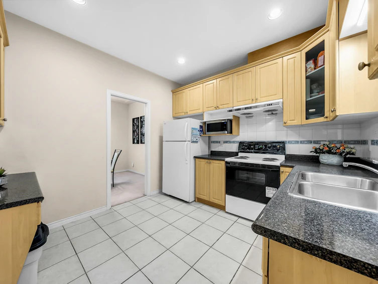 1781 E 14th Avenue, Vancouver, BC, V5N 2E3 - 11