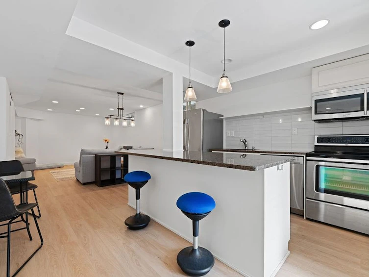 1075 Adderley Street, North Vancouver, BC, V7L 1T4 - 27